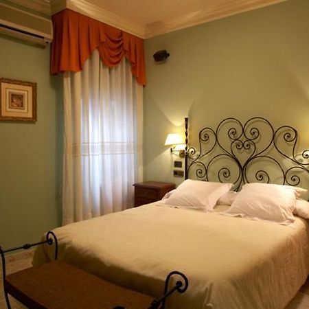 Hotel Juanito La Roda Zimmer foto